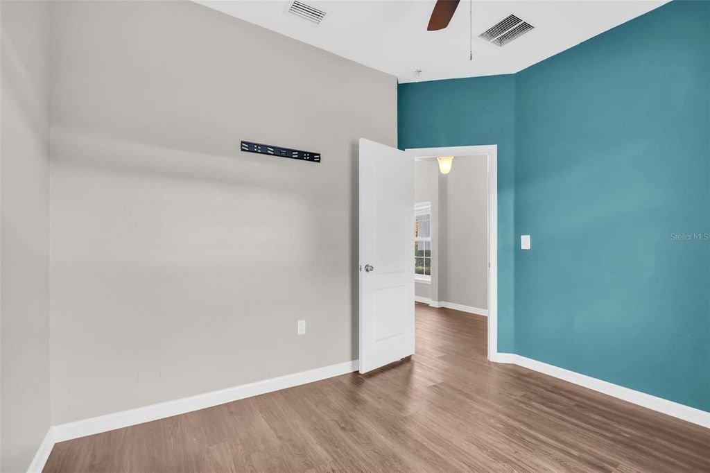 Image 18 of property listing at 1943 GREENWOOD VALLEY DRIVE, Plant City, FL 33563