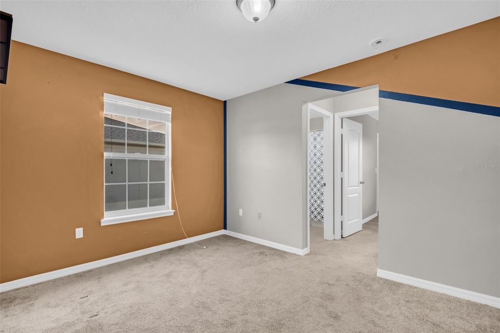 Image 29 of property listing at 1943 GREENWOOD VALLEY DRIVE, Plant City, FL 33563