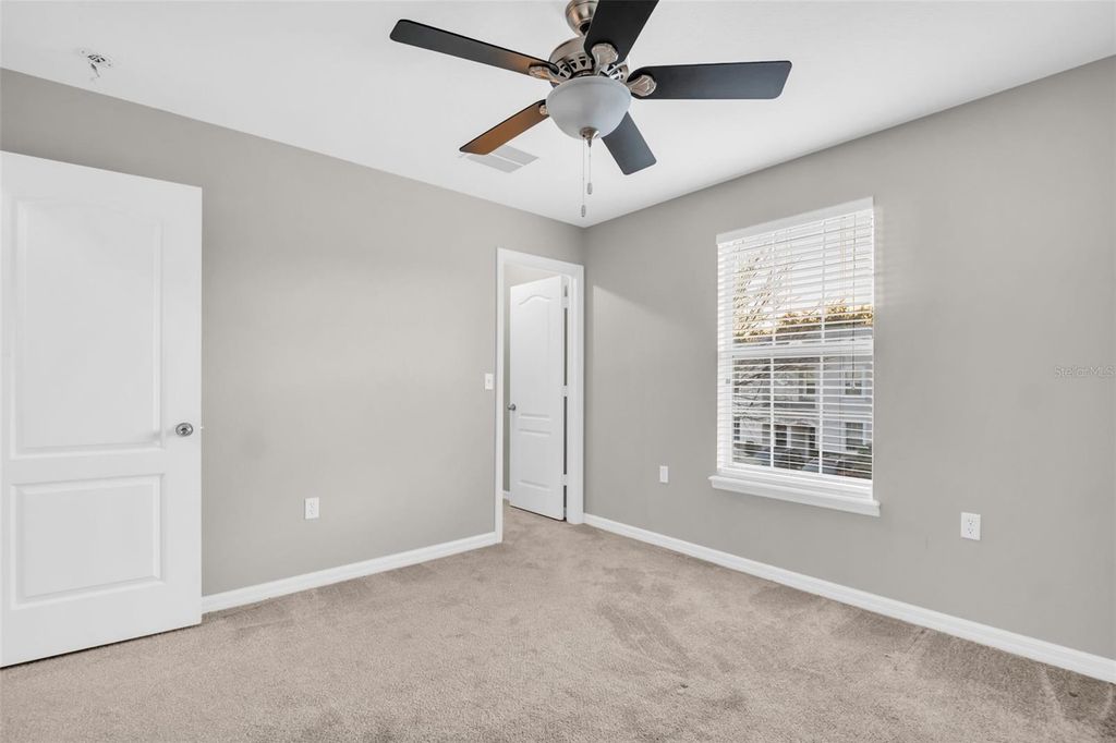 Image 33 of property listing at 1943 GREENWOOD VALLEY DRIVE, Plant City, FL 33563