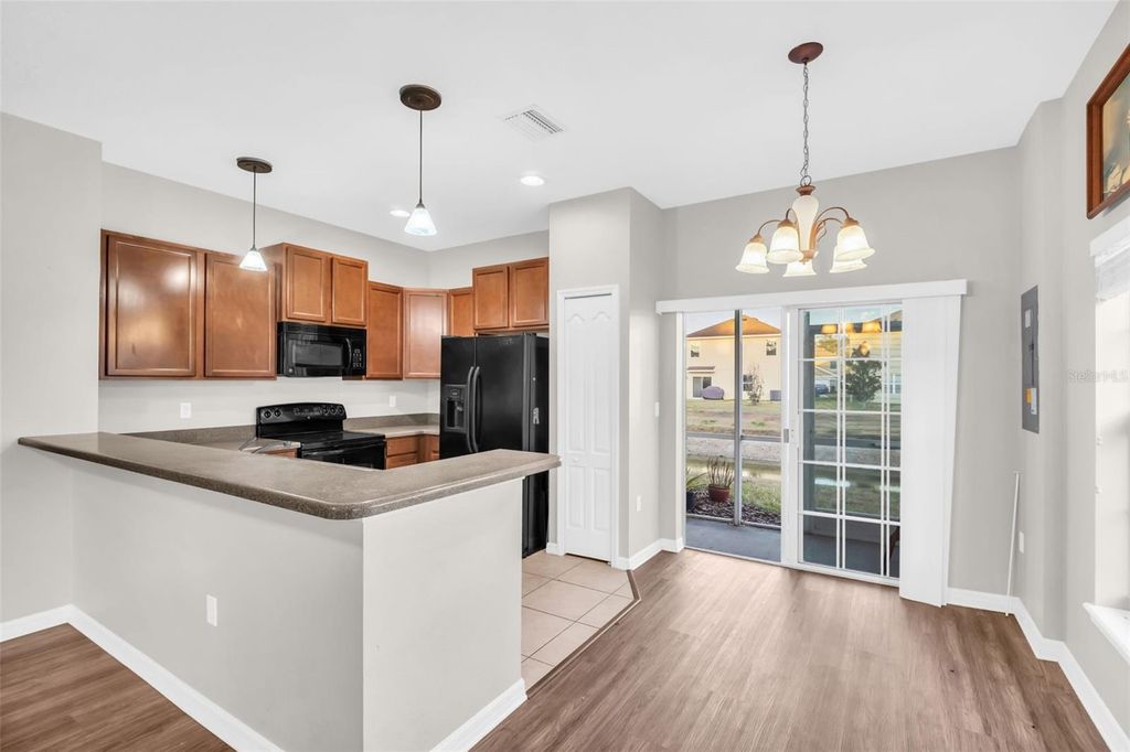 Image 7 of property listing at 1943 GREENWOOD VALLEY DRIVE, Plant City, FL 33563