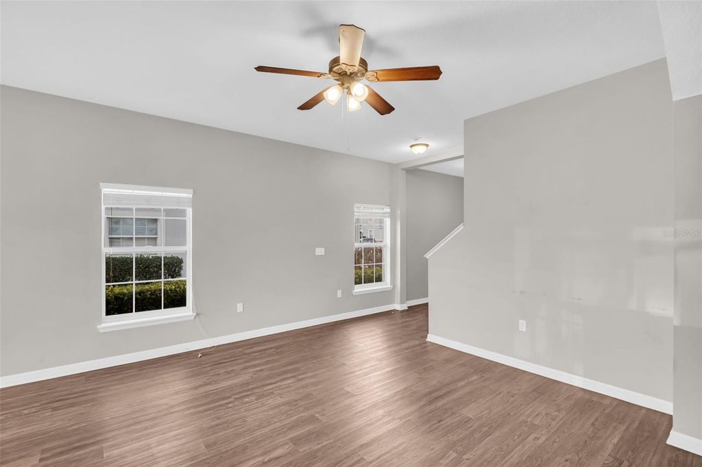 Image 10 of property listing at 1943 GREENWOOD VALLEY DRIVE, Plant City, FL 33563