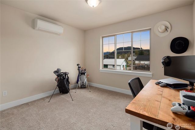 209 N McNeely Street, Buckley, WA 98321