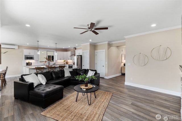 209 N McNeely Street, Buckley, WA 98321
