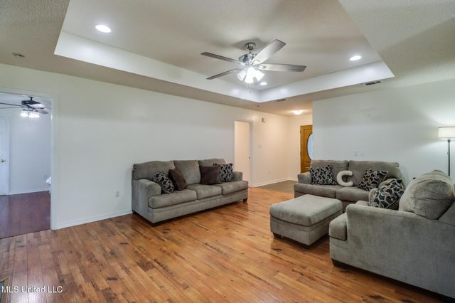 1985 Kornman Drive, Biloxi, MS 39532