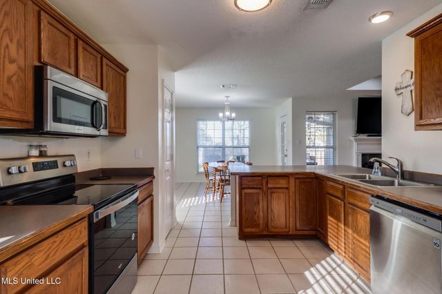 1985 Kornman Drive, Biloxi, MS 39532