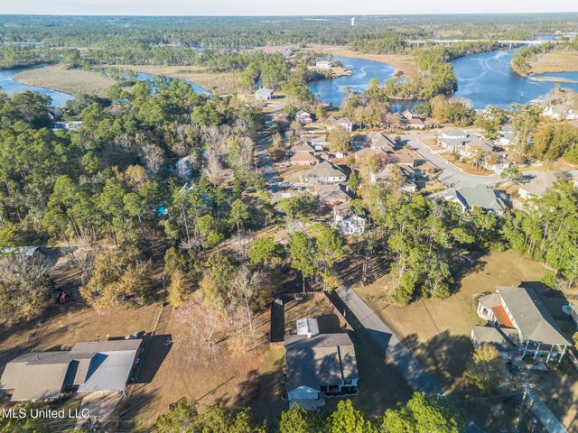 1985 Kornman Drive, Biloxi, MS 39532