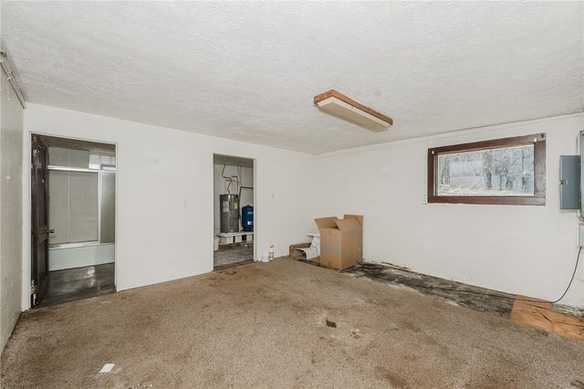 348 Hollow Rd, Washington Twp, PA 16218