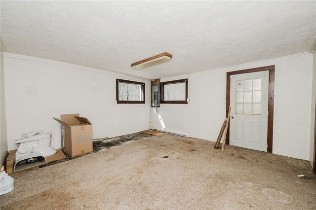 348 Hollow Rd, Washington Twp, PA 16218