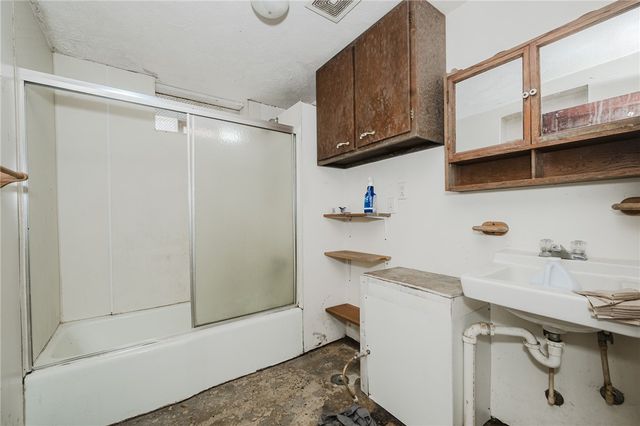 348 Hollow Rd, Washington Twp, PA 16218