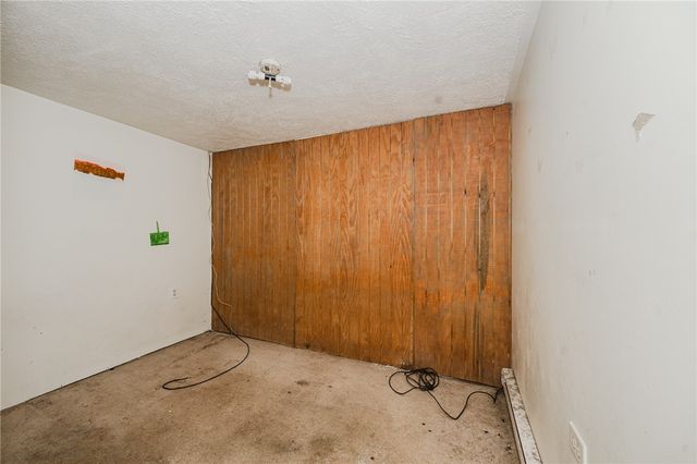 348 Hollow Rd, Washington Twp, PA 16218