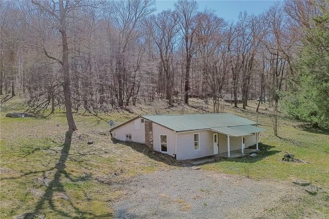 348 Hollow Rd, Washington Twp, PA 16218