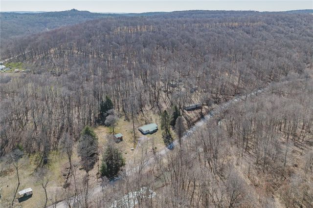 348 Hollow Rd, Washington Twp, PA 16218