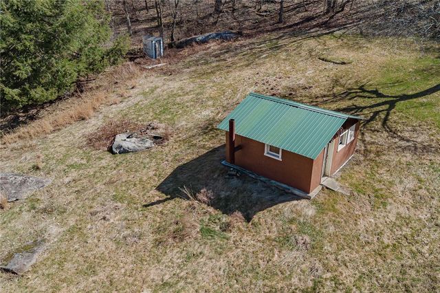 348 Hollow Rd, Washington Twp, PA 16218