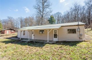 348 Hollow Rd, Washington Twp, PA 16218