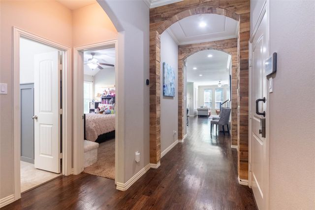 8992 S Comanche Circle, Willis, TX 77378