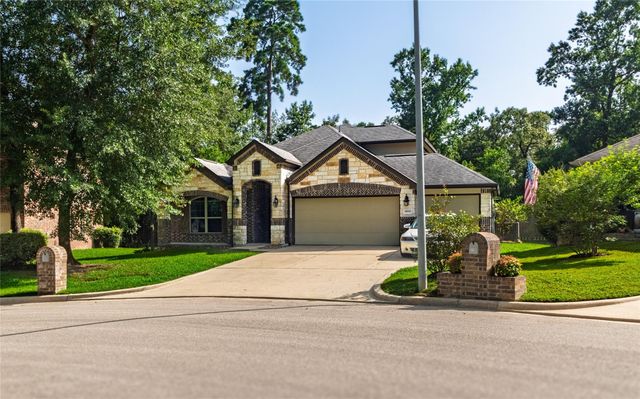 8992 S Comanche Circle, Willis, TX 77378