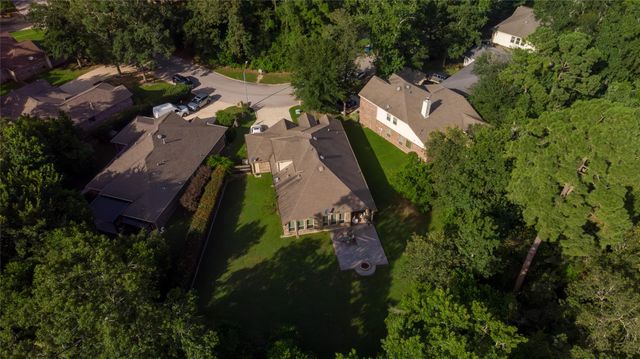 8992 S Comanche Circle, Willis, TX 77378