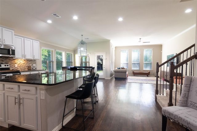 8992 S Comanche Circle, Willis, TX 77378