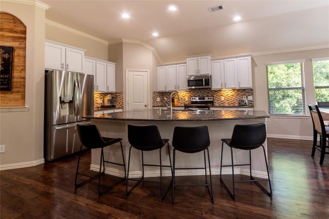 8992 S Comanche Circle, Willis, TX 77378