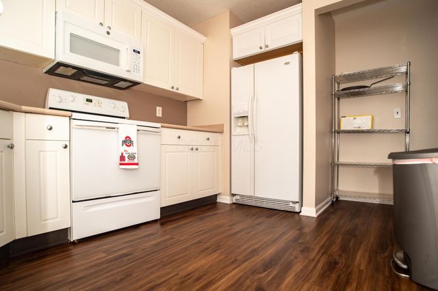 6997 Monarchos Drive, 11, New Albany, OH 43054