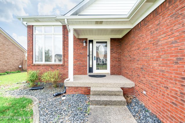 6710 Grandfield Rd, Louisville, KY 40258