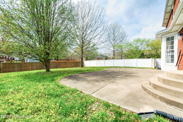 6710 Grandfield Rd, Louisville, KY 40258