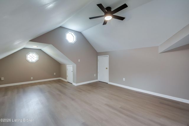 6710 Grandfield Rd, Louisville, KY 40258