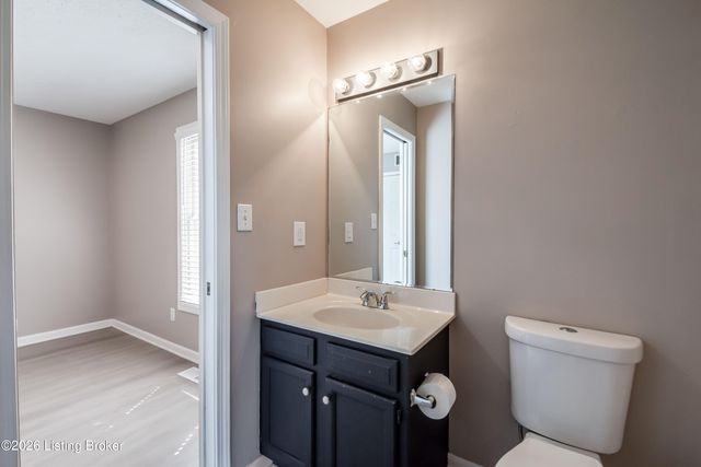 6710 Grandfield Rd, Louisville, KY 40258