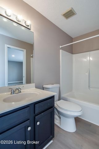 6710 Grandfield Rd, Louisville, KY 40258