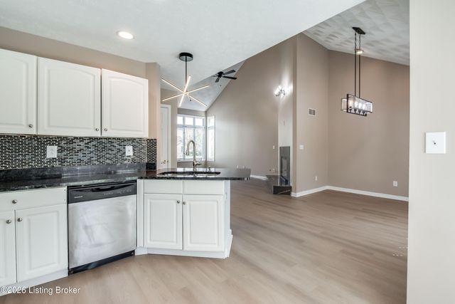 6710 Grandfield Rd, Louisville, KY 40258