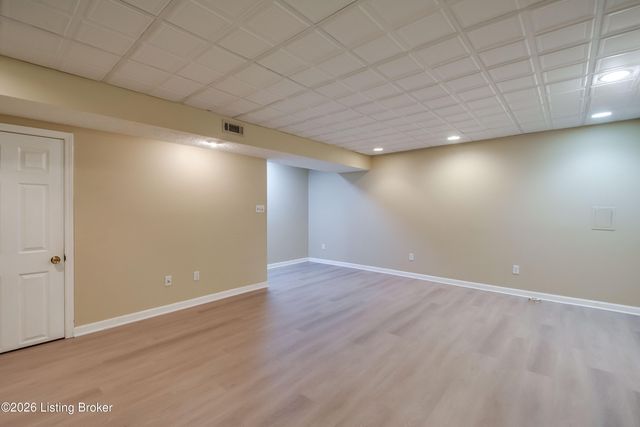 6710 Grandfield Rd, Louisville, KY 40258