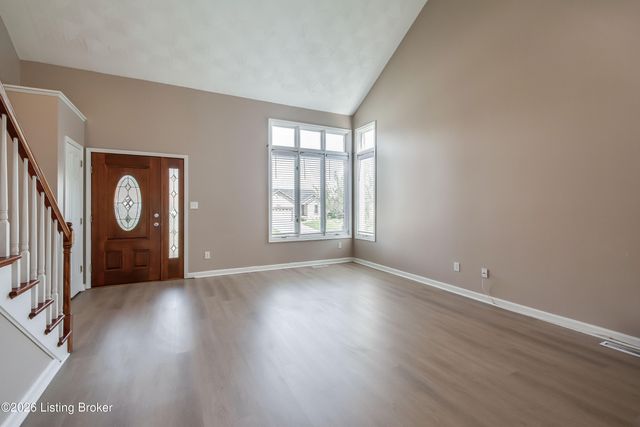 6710 Grandfield Rd, Louisville, KY 40258