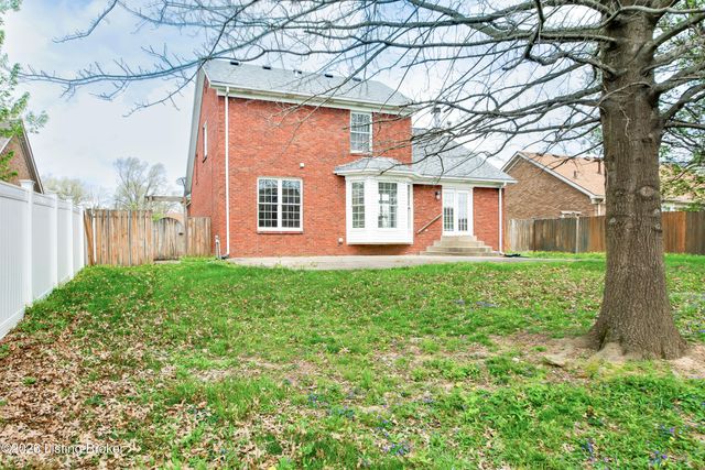6710 Grandfield Rd, Louisville, KY 40258