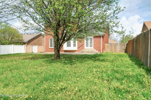 6710 Grandfield Rd, Louisville, KY 40258