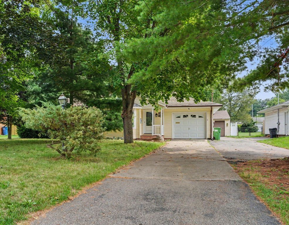 249 S 20th Street S, Battle Creek, MI 49015