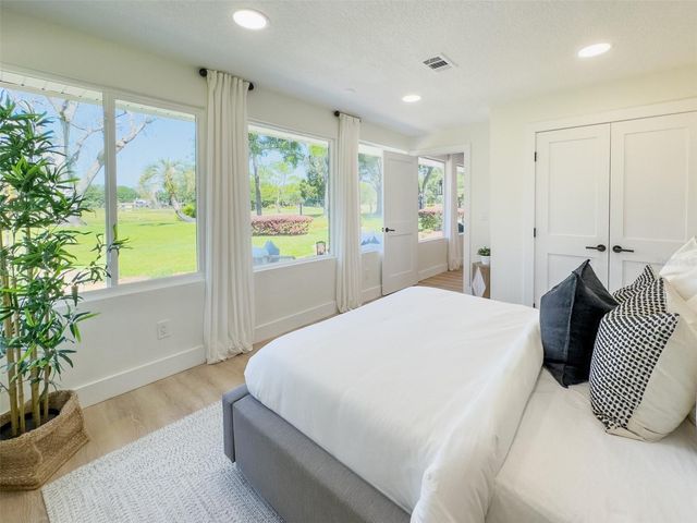 5239 SADDLEBROOK WAY, Zephyrhills, FL 33543