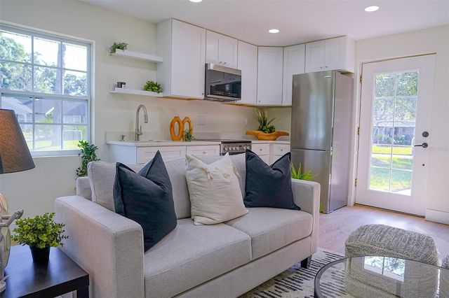 5239 SADDLEBROOK WAY, Zephyrhills, FL 33543