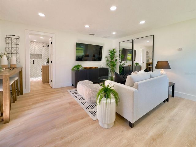 5239 SADDLEBROOK WAY, Zephyrhills, FL 33543