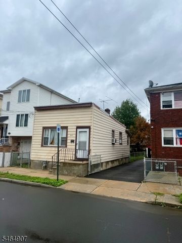 218 Florida St, Elizabeth City, NJ 07206