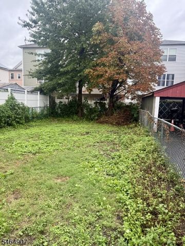 218 Florida St, Elizabeth City, NJ 07206