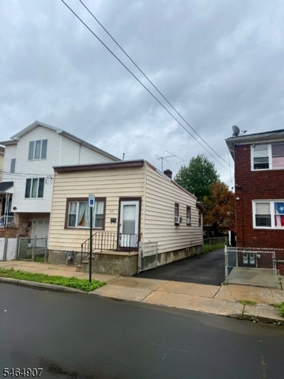 218 Florida St, Elizabeth City, NJ 07206 — photo 2