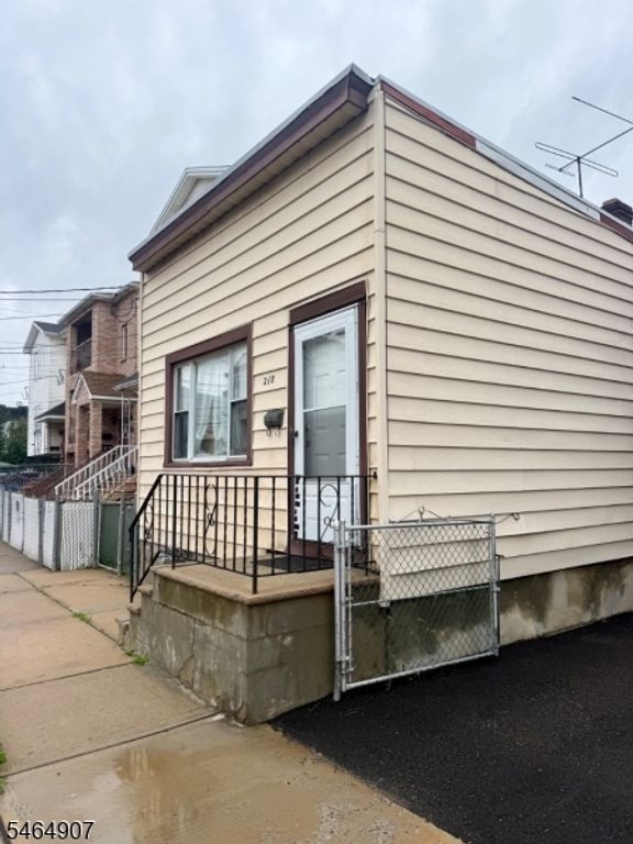 218 Florida St, Elizabeth City, NJ 07206 — photo 3