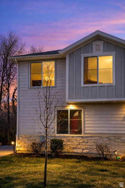 Image 2 of property listing at 615 S PLUM CREEK LN, Ogden, UT 84404