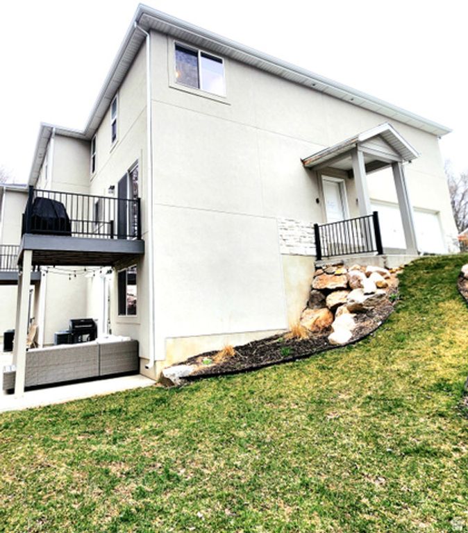 Image 14 of property listing at 615 S PLUM CREEK LN, Ogden, UT 84404