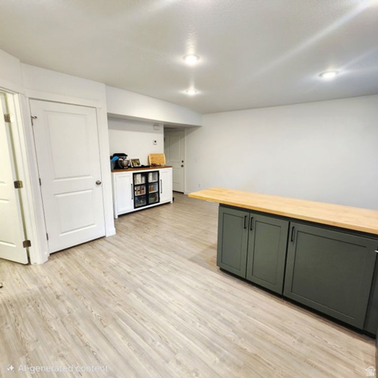 Image 4 of property listing at 615 S PLUM CREEK LN, Ogden, UT 84404