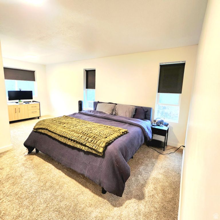 Image 6 of property listing at 615 S PLUM CREEK LN, Ogden, UT 84404