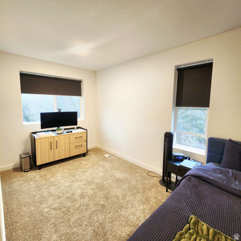 Image 7 of property listing at 615 S PLUM CREEK LN, Ogden, UT 84404