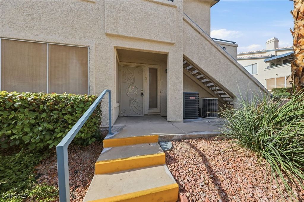 Image 19 of property listing at 3425 East Russell Road 134, Las Vegas, NV 89120