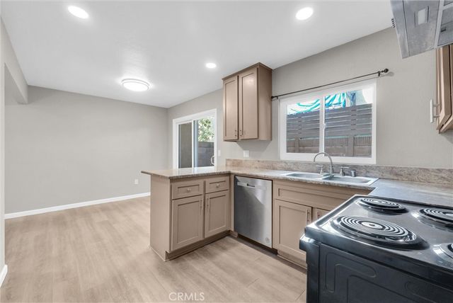 10472 Chapman, Garden Grove, CA 92840