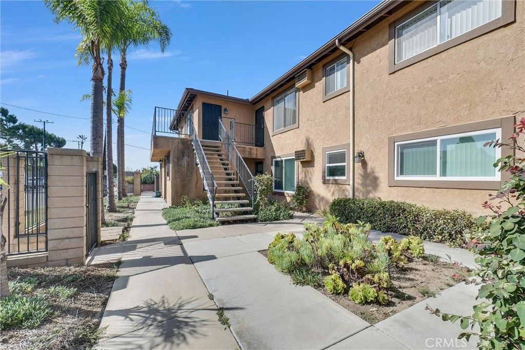 10472 Chapman, Garden Grove, CA 92840